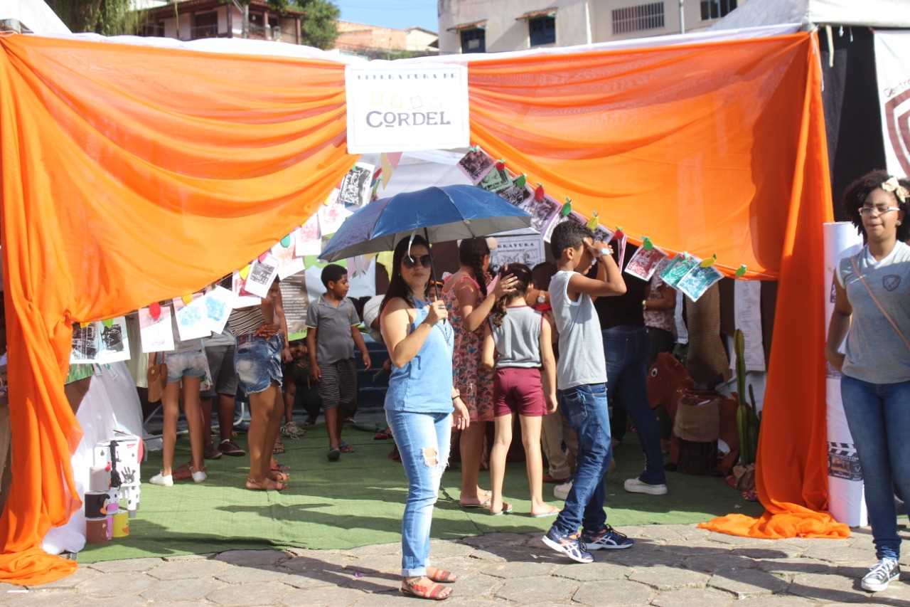 Feira Literária Camacan